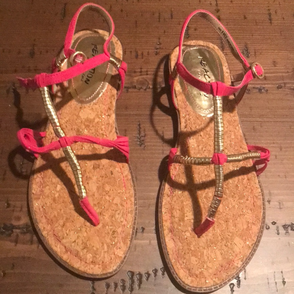 Flat sandals
